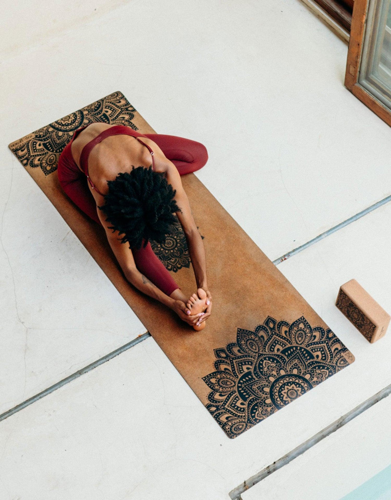 Cork Yoga Mat - Mandala Black - Yoga Design Lab