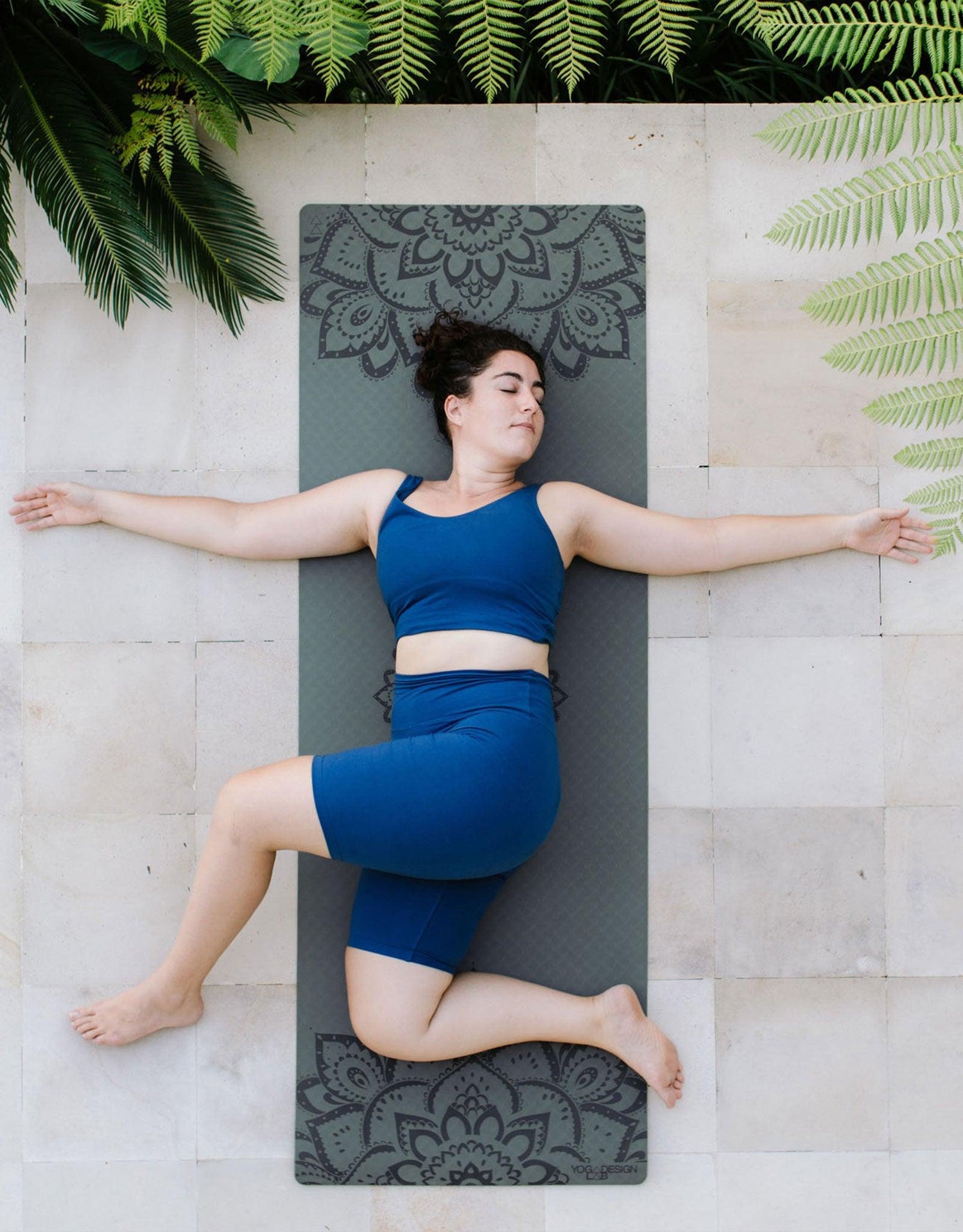 Flow Yoga Mat - Mandala Charcoal - Yoga Design Lab